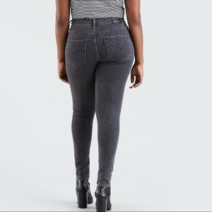 LEVI’S 721 High Rise Skinny Jean